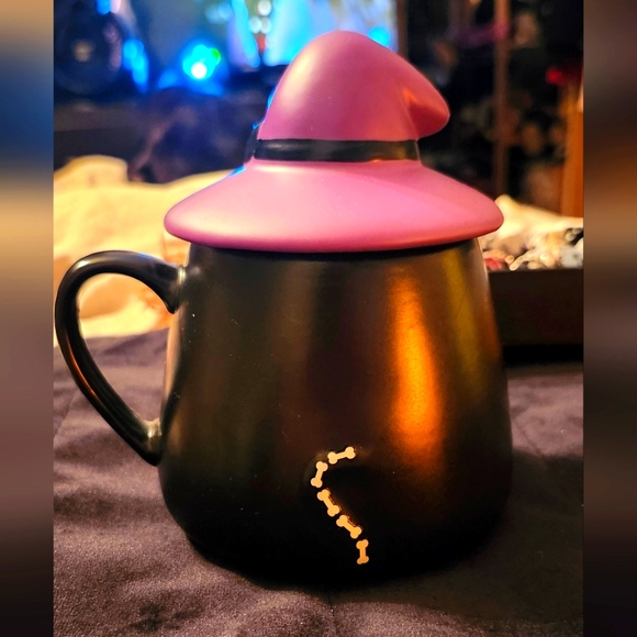 Charmed Aroma Candle - Picture 4 of 4